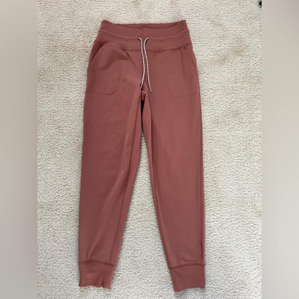 Avalanche women’s terracotta Jogger Pants
